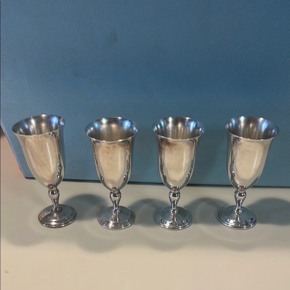 Vintage Reed & Barton Jamestown Set of Four Silverplate Holloware Cordials